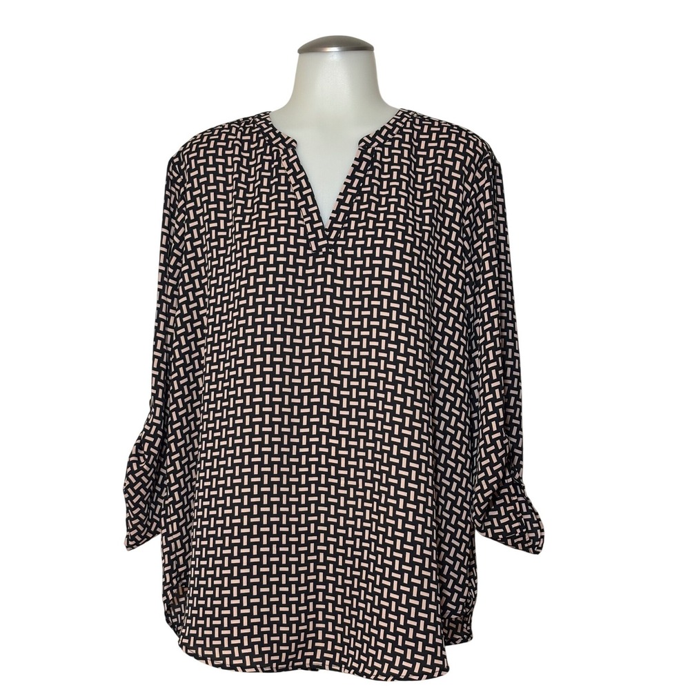 Maurices Blouse Womens XL Black dusty rose Geometric Roll Tab V-Neck NWoT